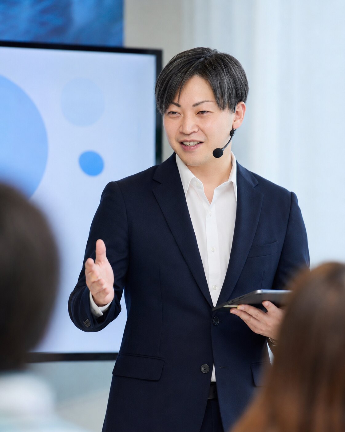 AI勉強会で参加者に語りかける木ノ根雄志